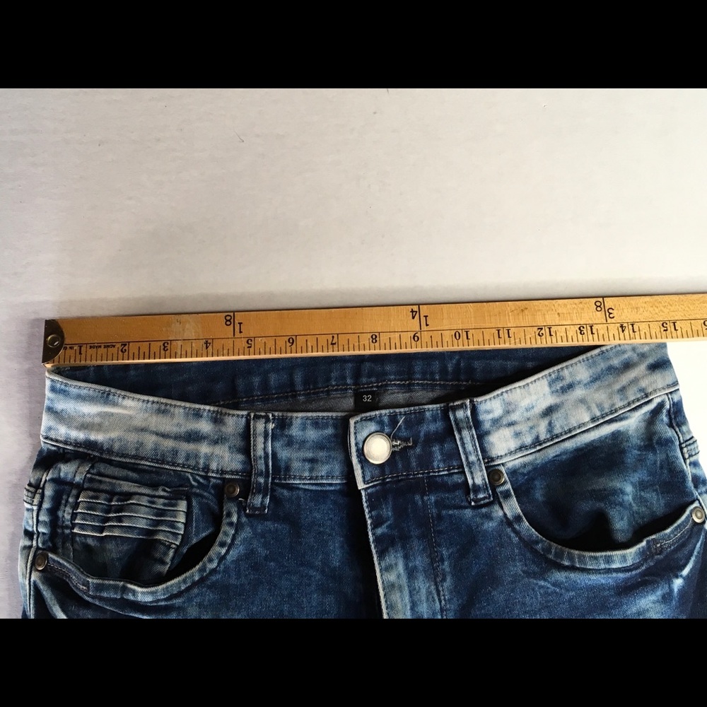 Stone Washed Jeans - Picture 3 of 4